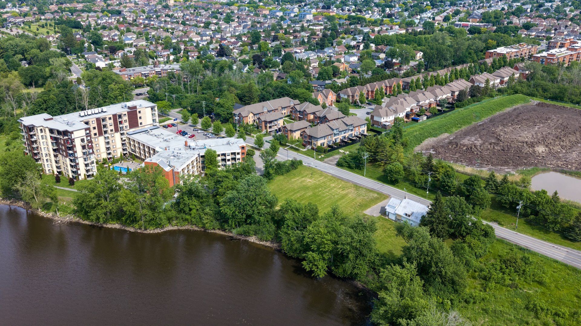 









18586


Boul. Gouin O.

,
Montréal (Pierrefonds-Roxboro),




QC
H9K0B7

