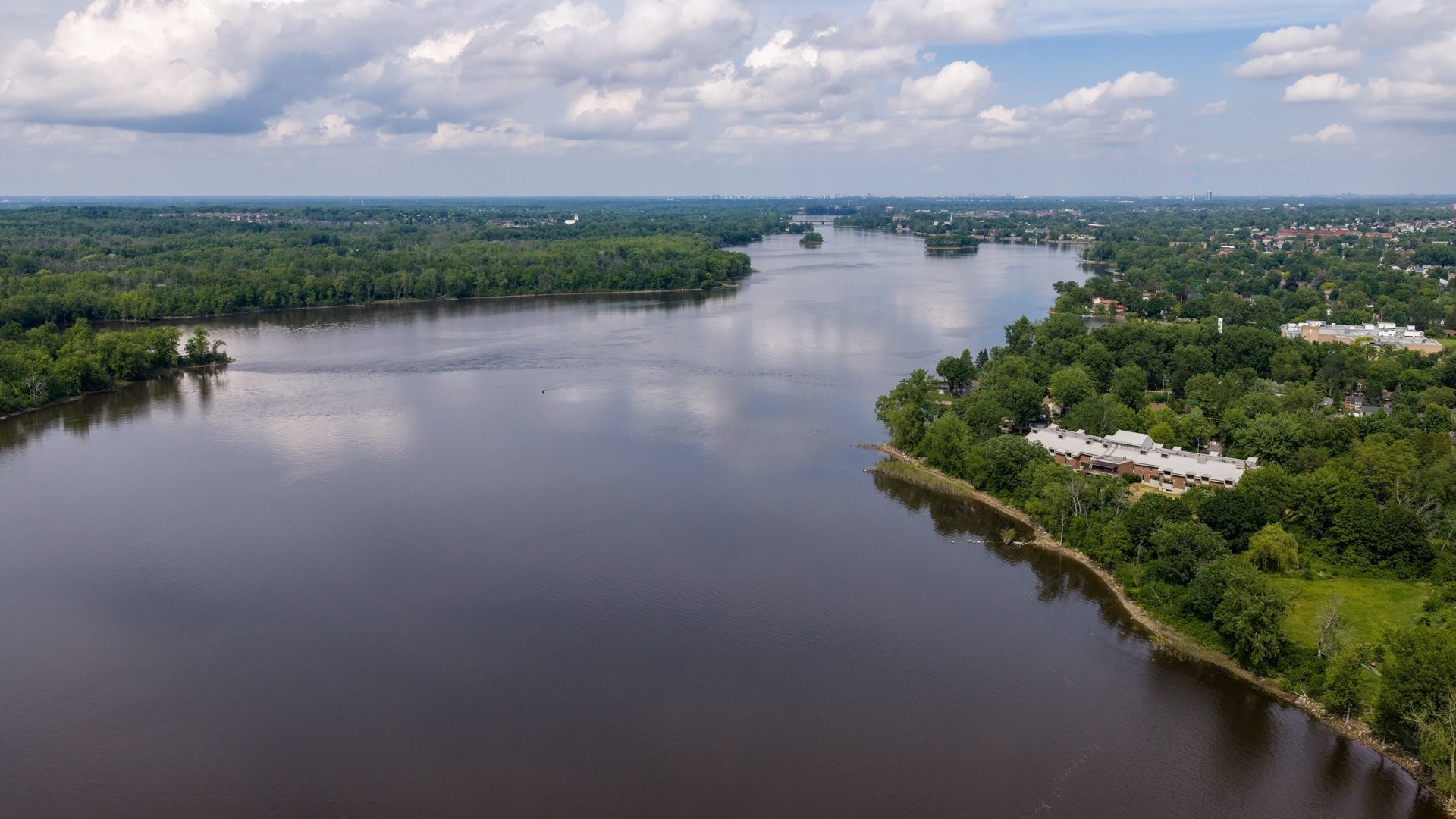 









18586


Boul. Gouin O.

,
Montréal (Pierrefonds-Roxboro),




QC
H9K0B7

