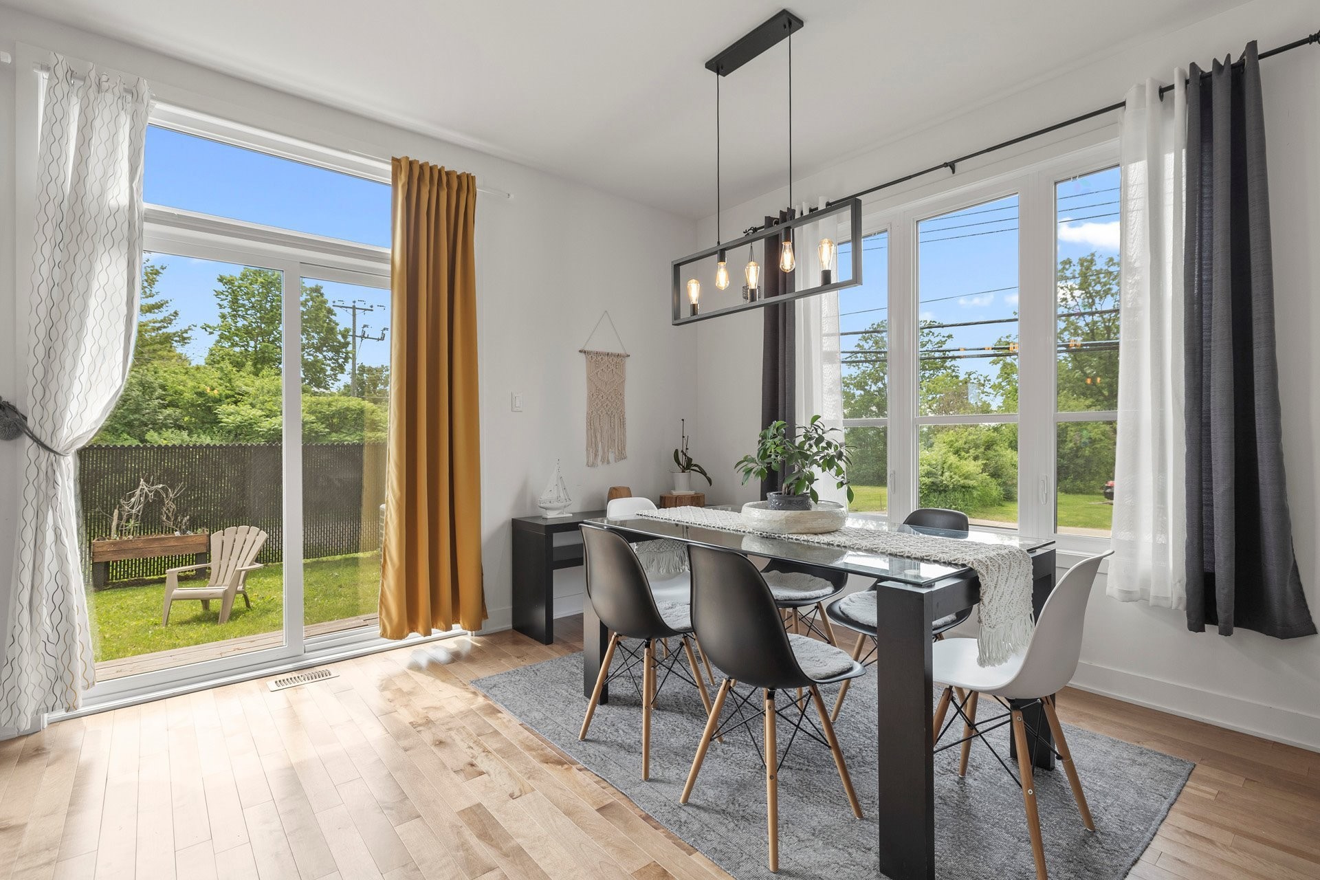 









18586


Boul. Gouin O.

,
Montréal (Pierrefonds-Roxboro),




QC
H9K0B7

