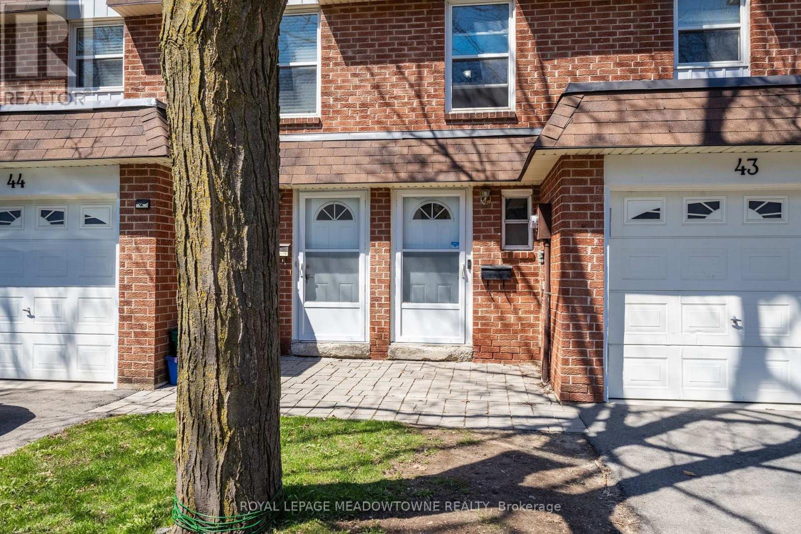 












43 - 235 BRONTE STREET

,
Milton,




Ontario
L9T3V8


