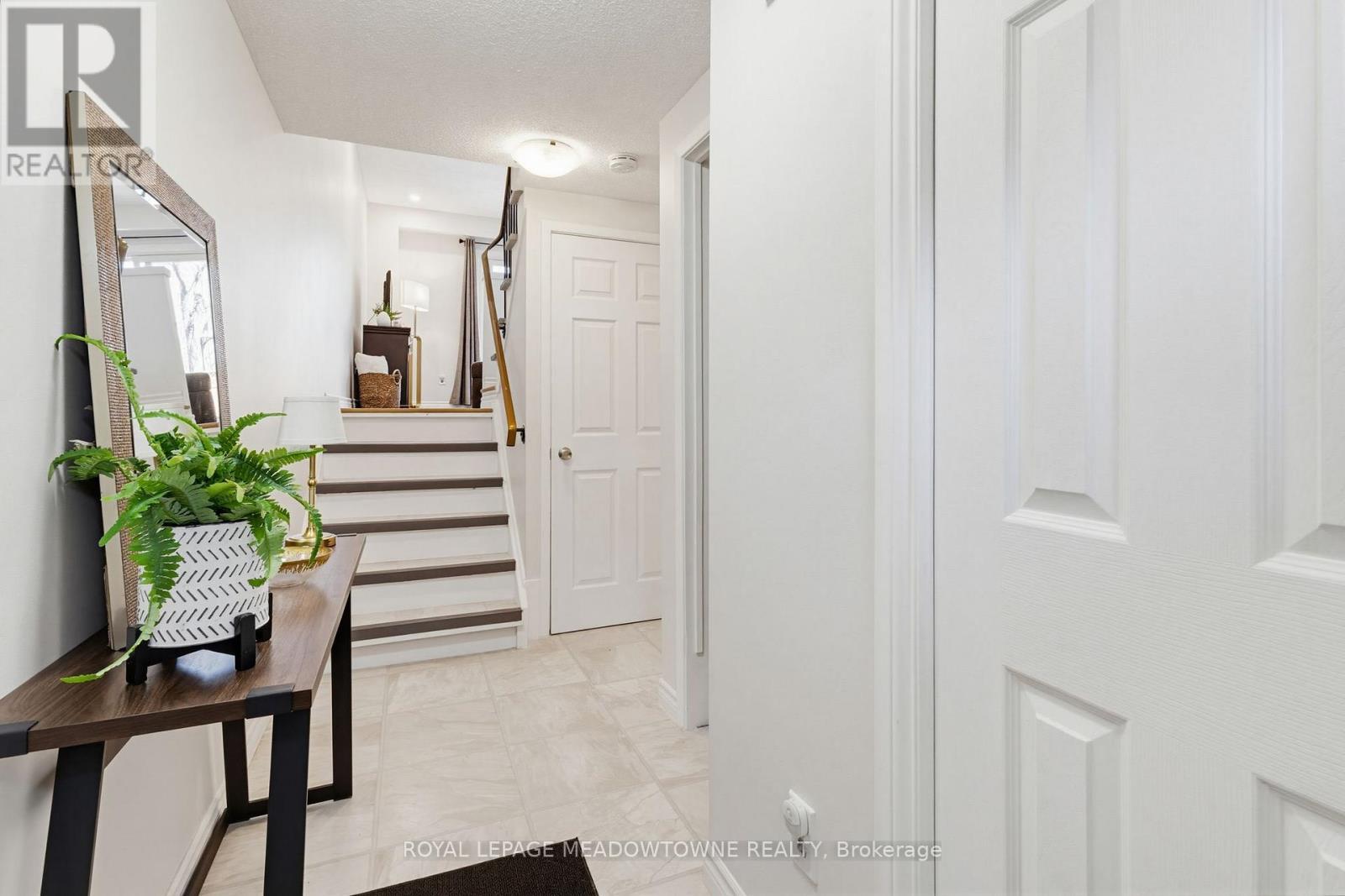 












43 - 235 BRONTE STREET

,
Milton,




Ontario
L9T3V8

