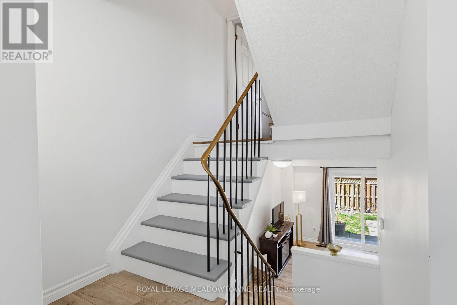 












43 - 235 BRONTE STREET

,
Milton,




Ontario
L9T3V8

