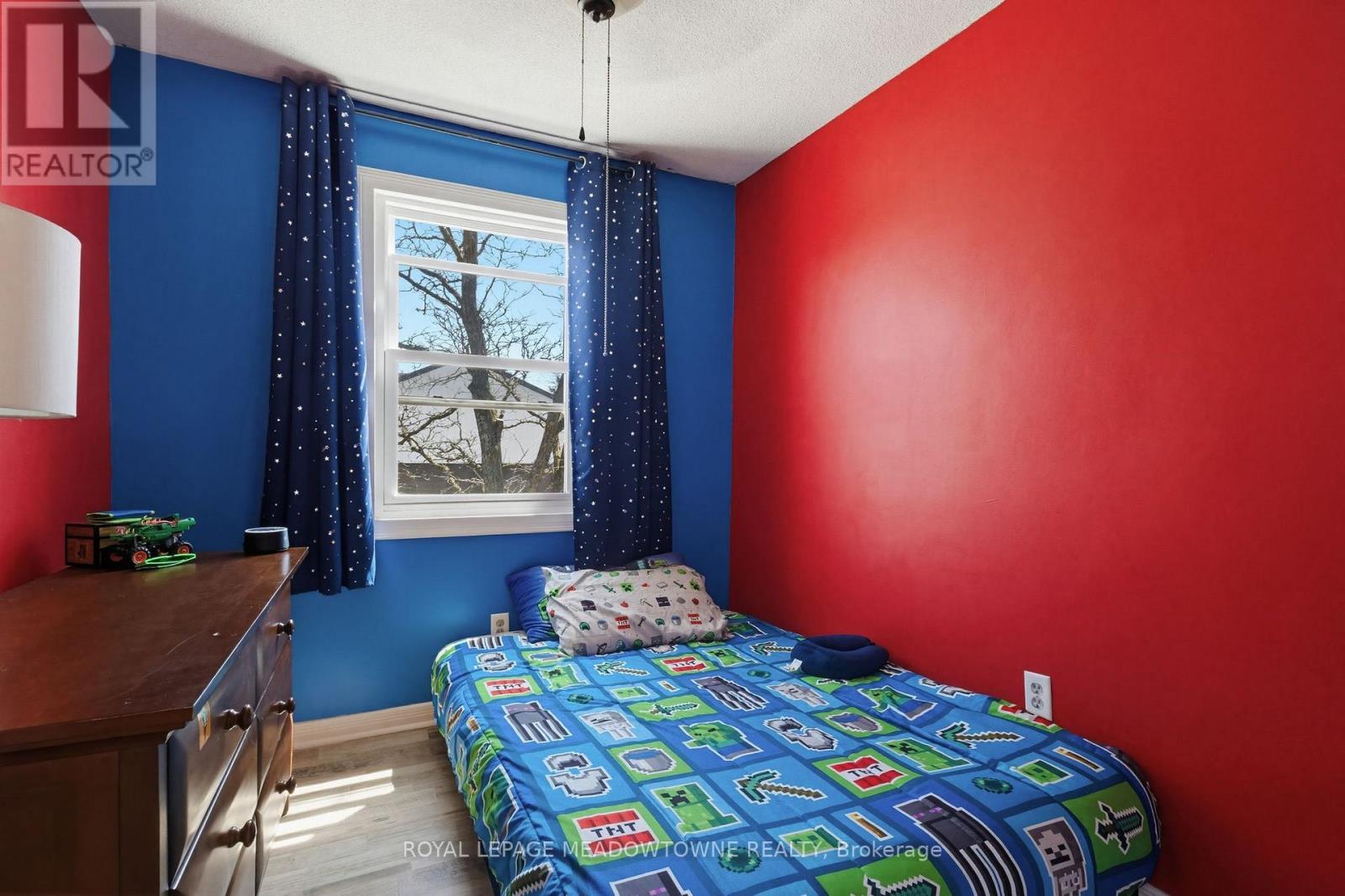 












43 - 235 BRONTE STREET

,
Milton,




Ontario
L9T3V8

