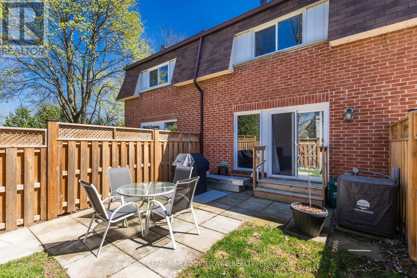 












43 - 235 BRONTE STREET

,
Milton,




Ontario
L9T3V8

