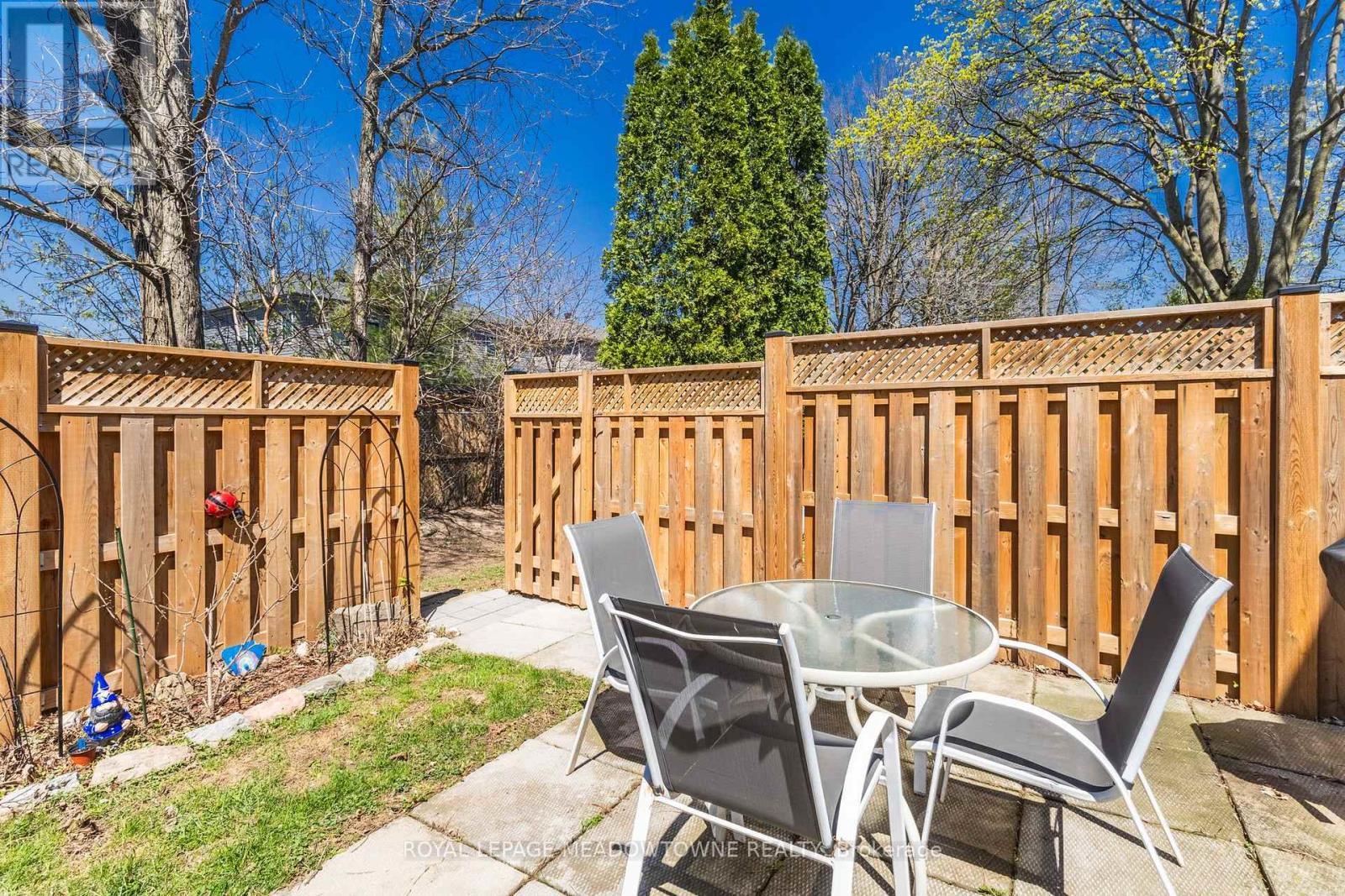 












43 - 235 BRONTE STREET

,
Milton,




Ontario
L9T3V8

