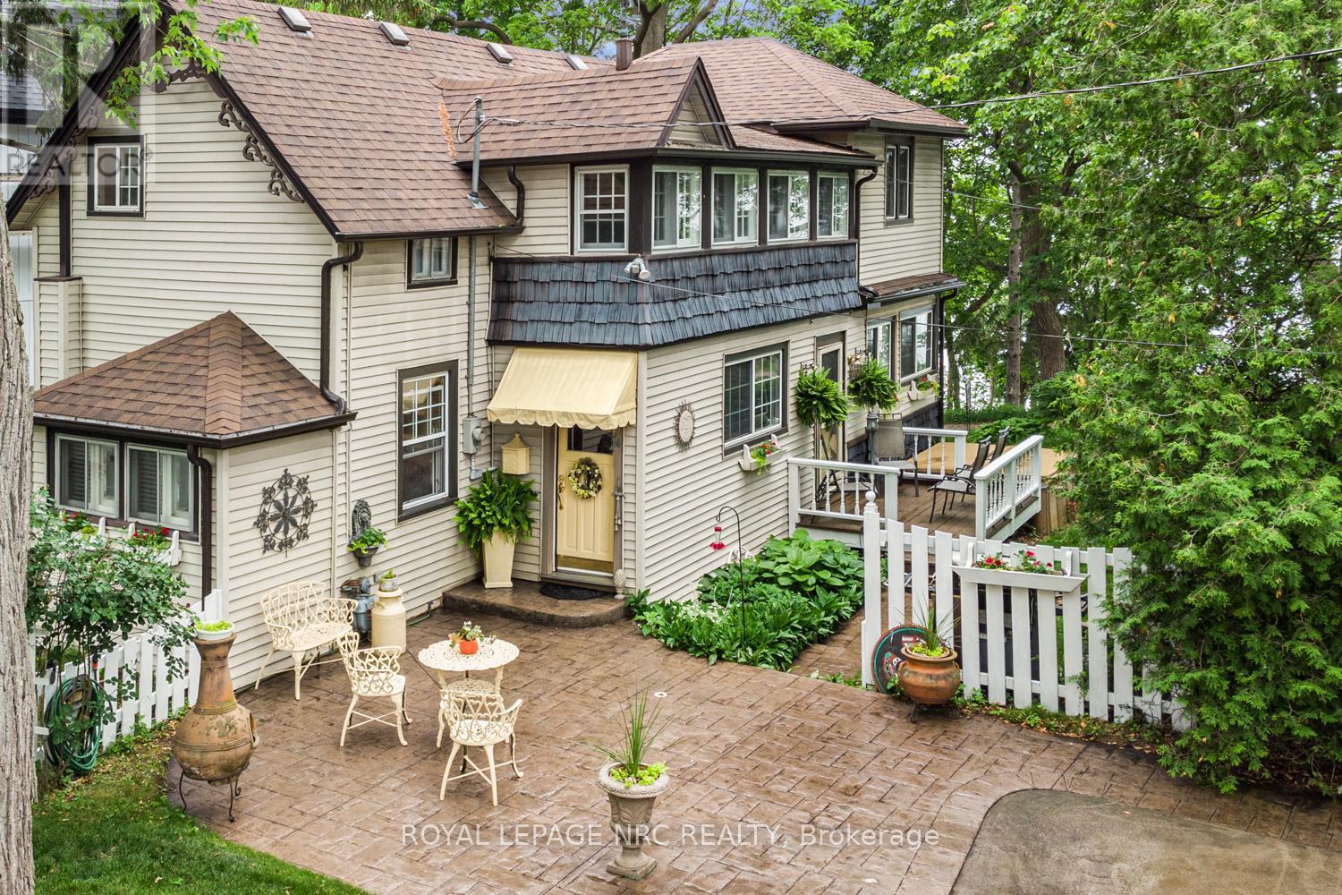 












31 VICTORIA TERRACE N

,
Grimsby (Grimsby Beach),




Ontario
L3M2E6


