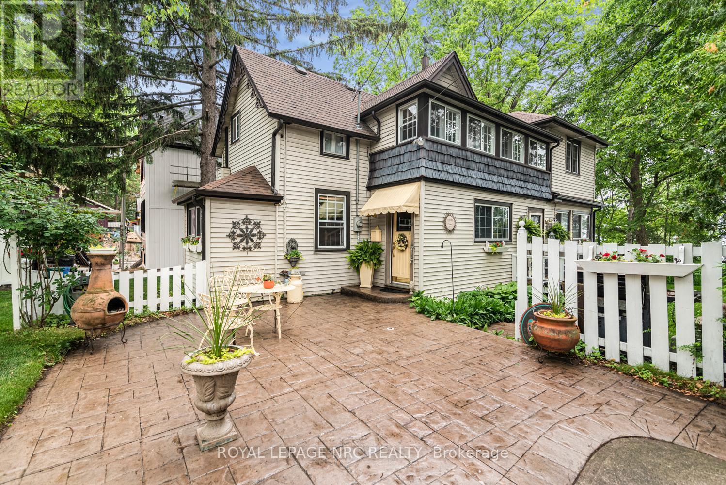 












31 VICTORIA TERRACE N

,
Grimsby (Grimsby Beach),




Ontario
L3M2E6

