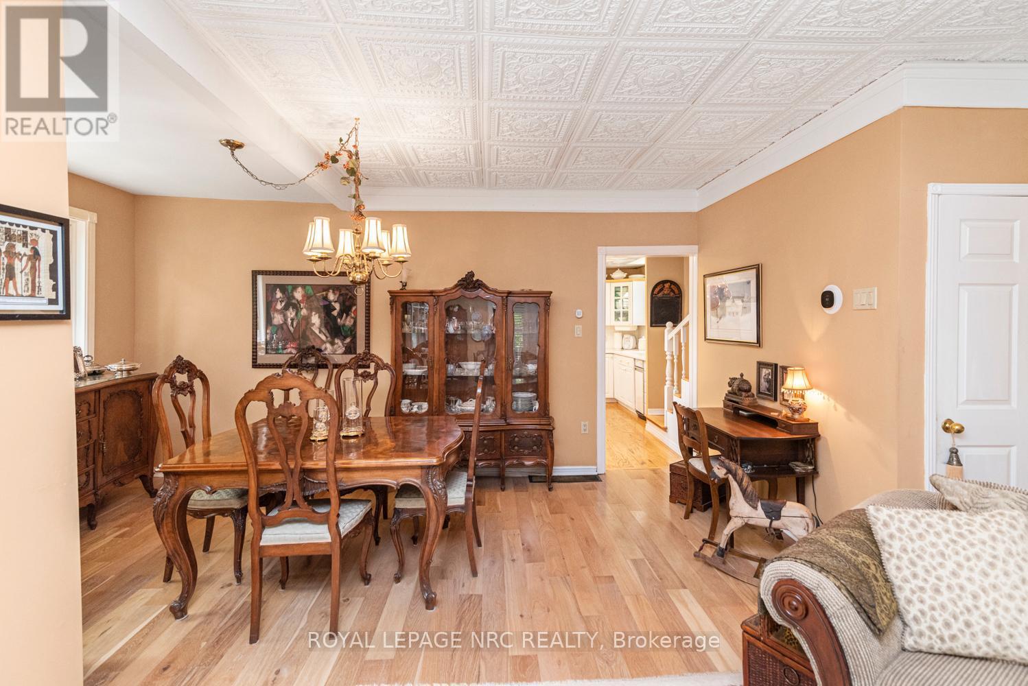 












31 VICTORIA TERRACE N

,
Grimsby (Grimsby Beach),




Ontario
L3M2E6

