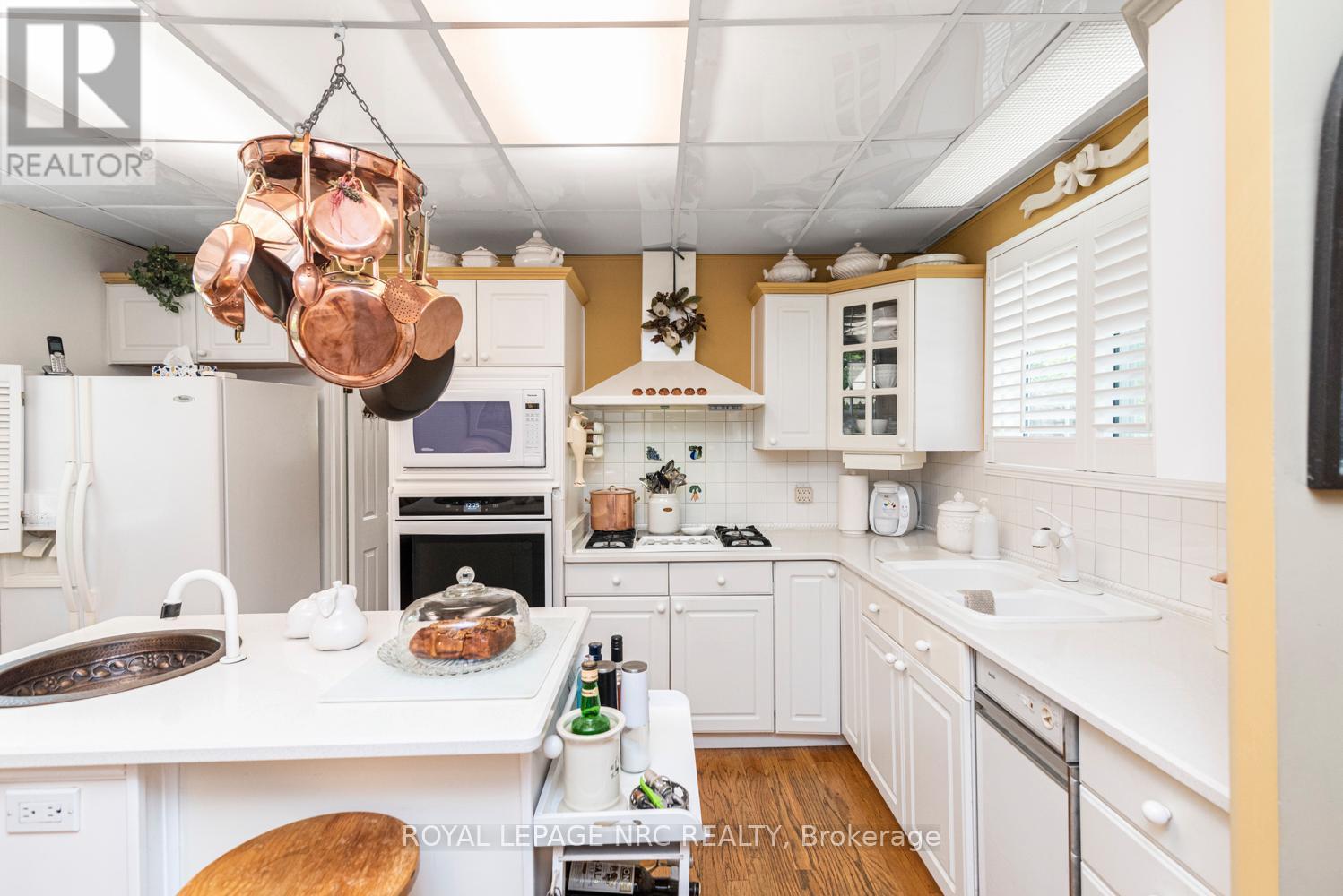 












31 VICTORIA TERRACE N

,
Grimsby (Grimsby Beach),




Ontario
L3M2E6

