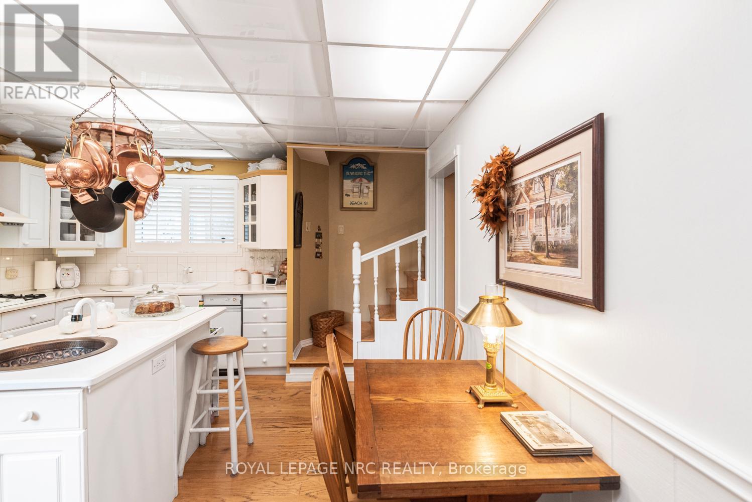












31 VICTORIA TERRACE N

,
Grimsby (Grimsby Beach),




Ontario
L3M2E6

