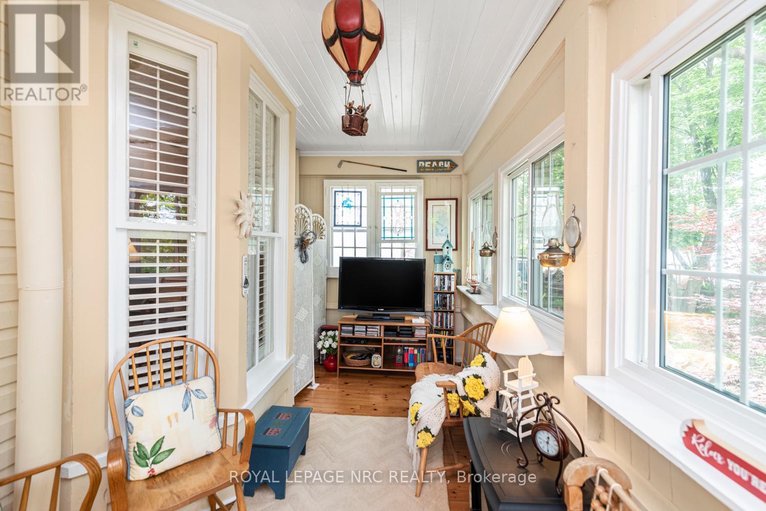 












31 VICTORIA TERRACE N

,
Grimsby (Grimsby Beach),




Ontario
L3M2E6

