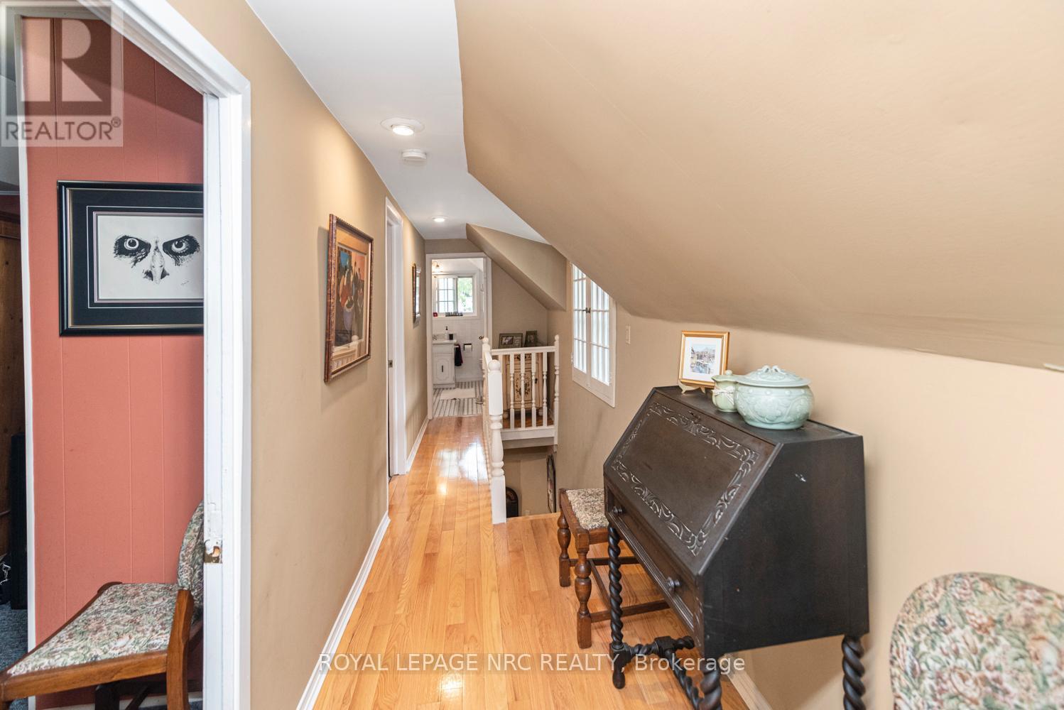 












31 VICTORIA TERRACE N

,
Grimsby (Grimsby Beach),




Ontario
L3M2E6


