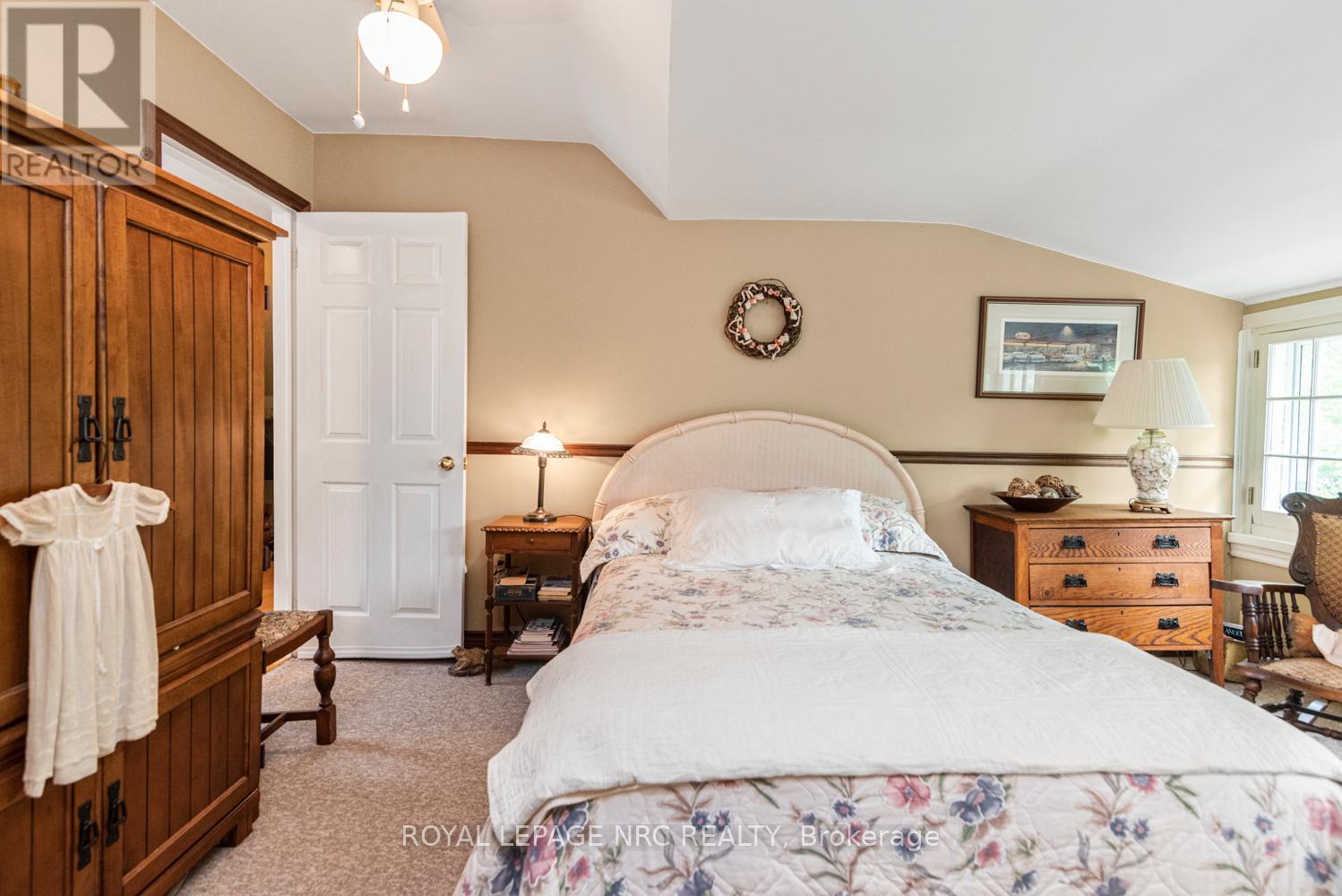 












31 VICTORIA TERRACE N

,
Grimsby (Grimsby Beach),




Ontario
L3M2E6

