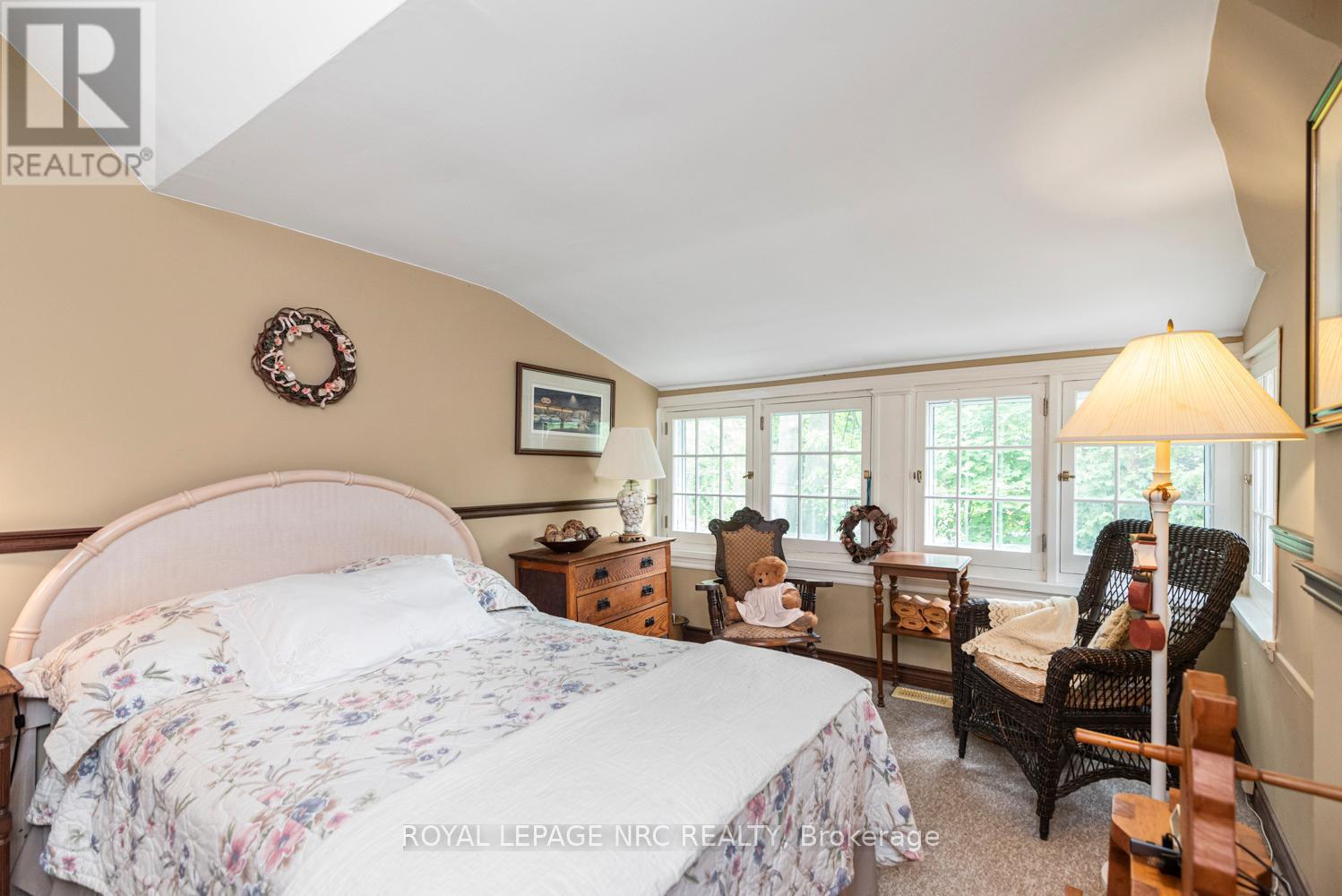 












31 VICTORIA TERRACE N

,
Grimsby (Grimsby Beach),




Ontario
L3M2E6

