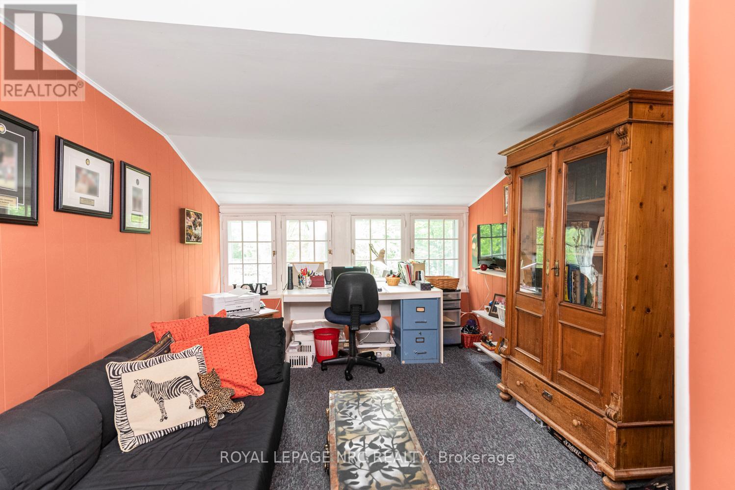 












31 VICTORIA TERRACE N

,
Grimsby (Grimsby Beach),




Ontario
L3M2E6

