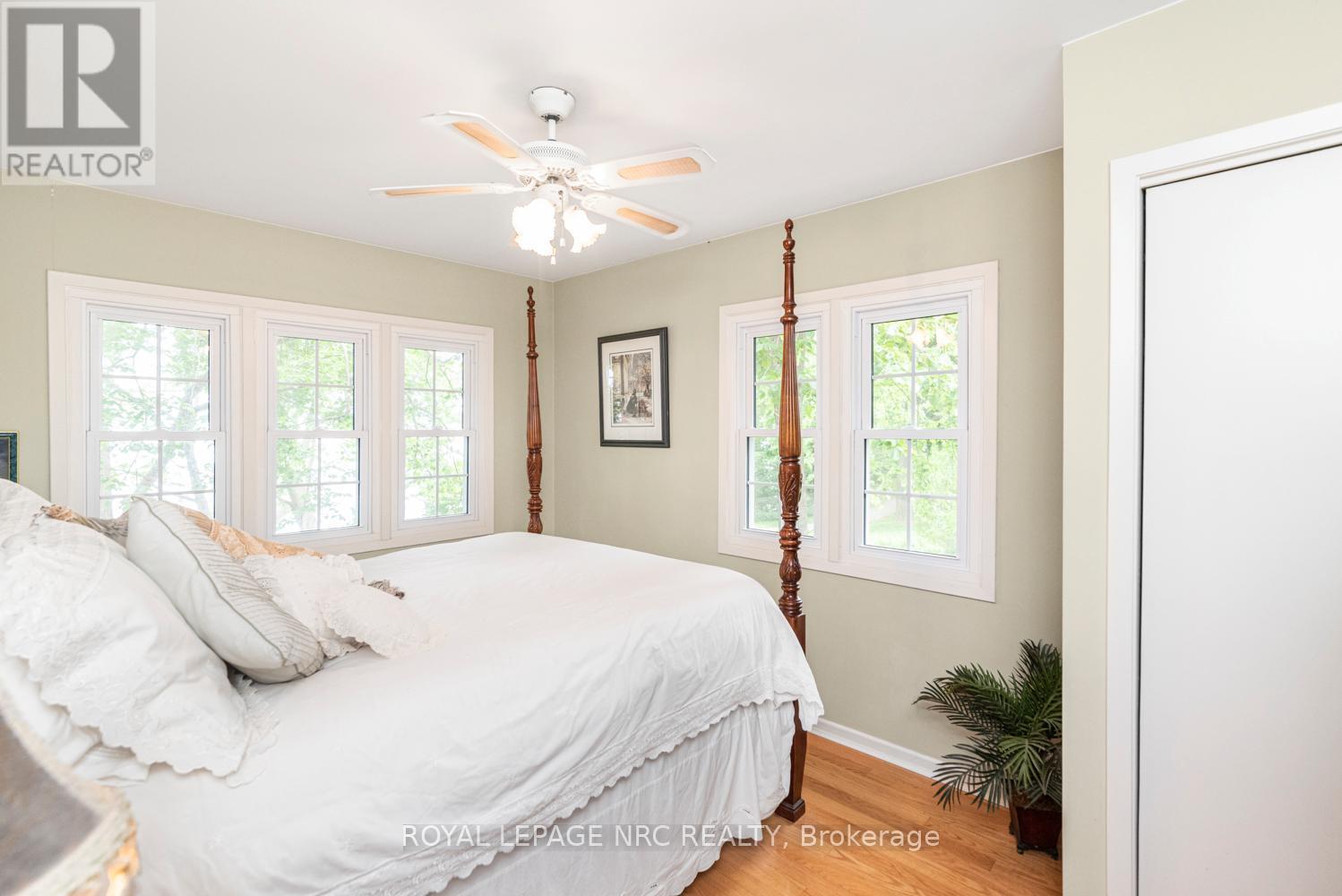 












31 VICTORIA TERRACE N

,
Grimsby (Grimsby Beach),




Ontario
L3M2E6

