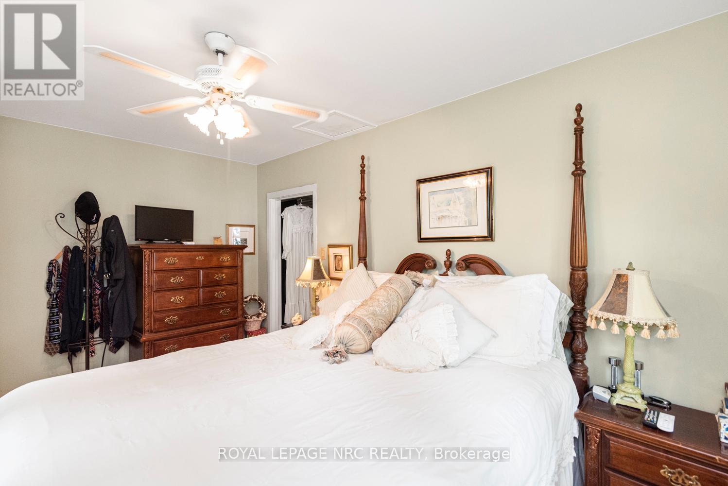 












31 VICTORIA TERRACE N

,
Grimsby (Grimsby Beach),




Ontario
L3M2E6

