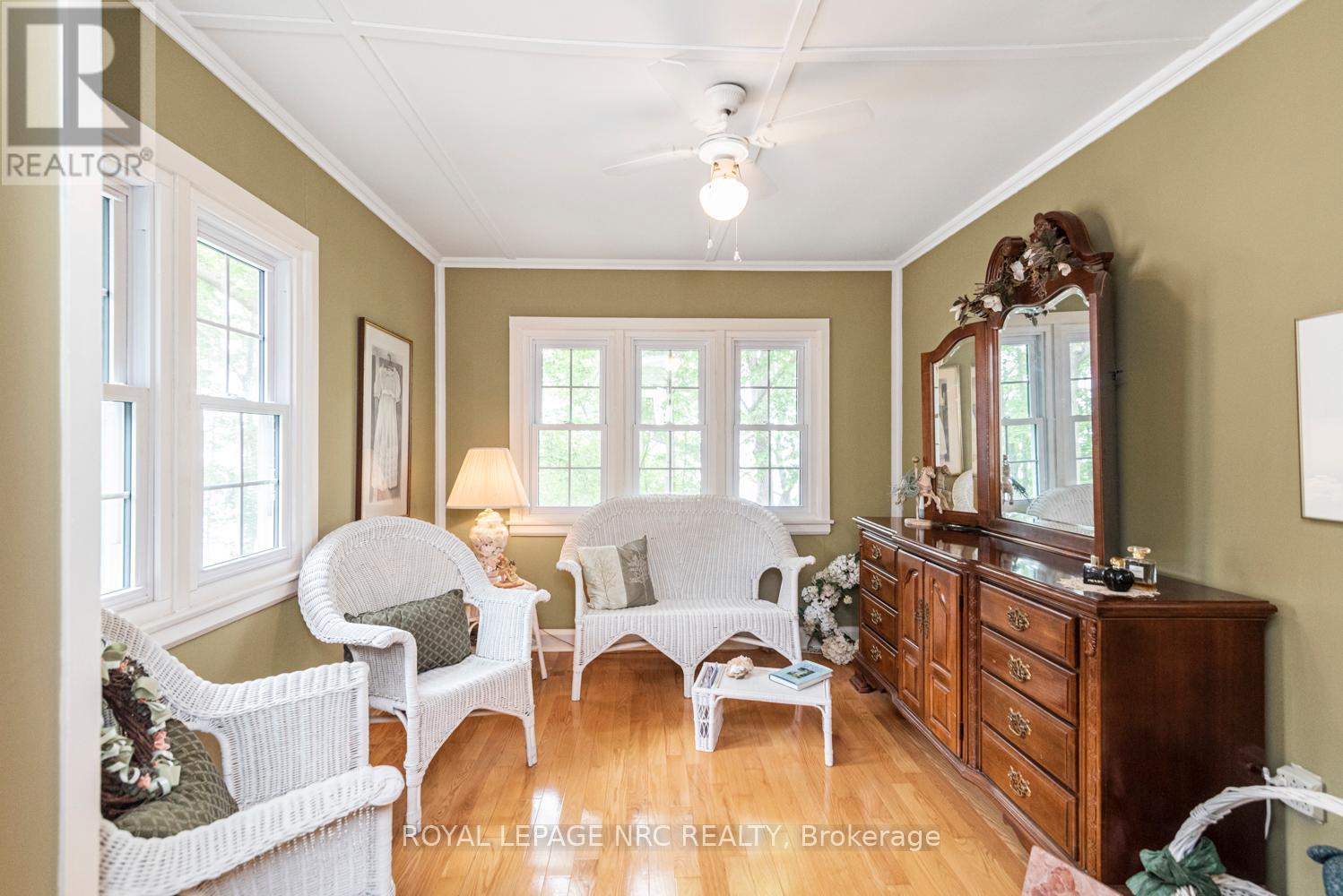 












31 VICTORIA TERRACE N

,
Grimsby (Grimsby Beach),




Ontario
L3M2E6


