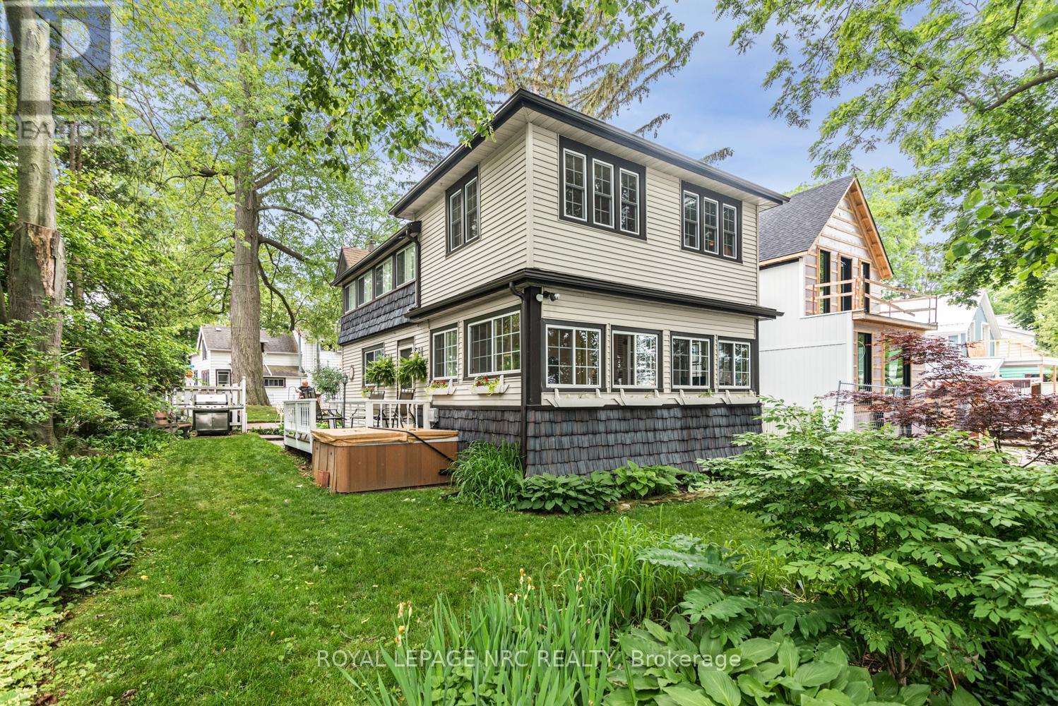 












31 VICTORIA TERRACE N

,
Grimsby (Grimsby Beach),




Ontario
L3M2E6

