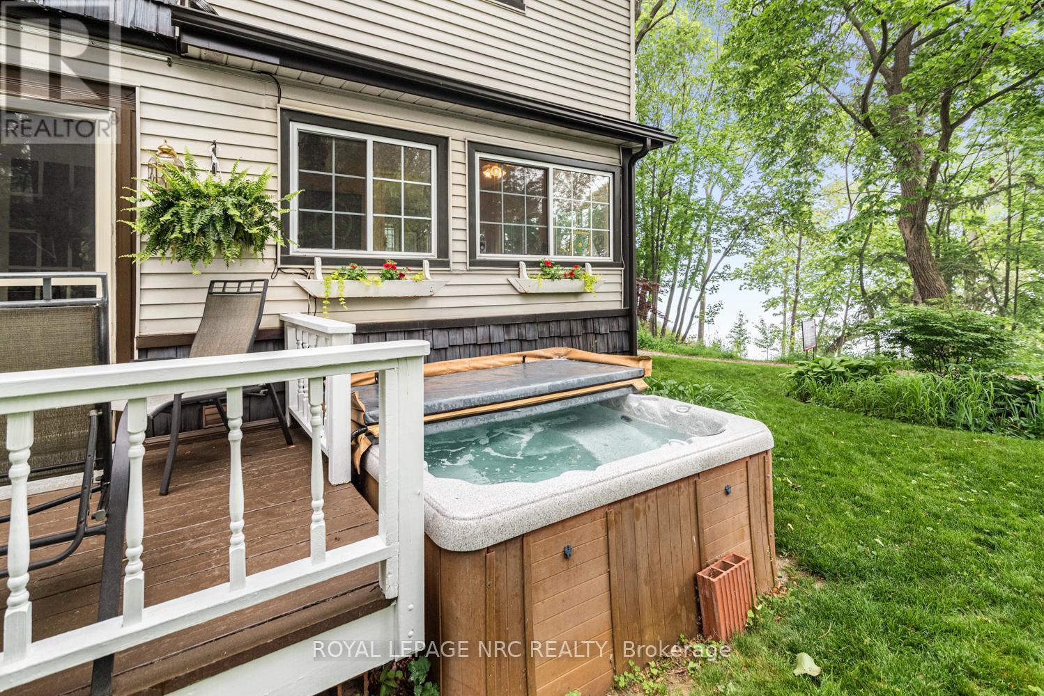 












31 VICTORIA TERRACE N

,
Grimsby (Grimsby Beach),




Ontario
L3M2E6

