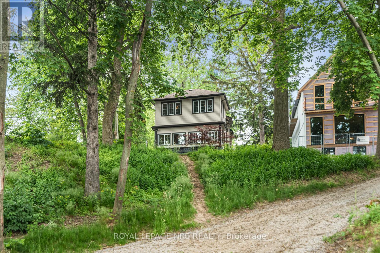 












31 VICTORIA TERRACE N

,
Grimsby (Grimsby Beach),




Ontario
L3M2E6

