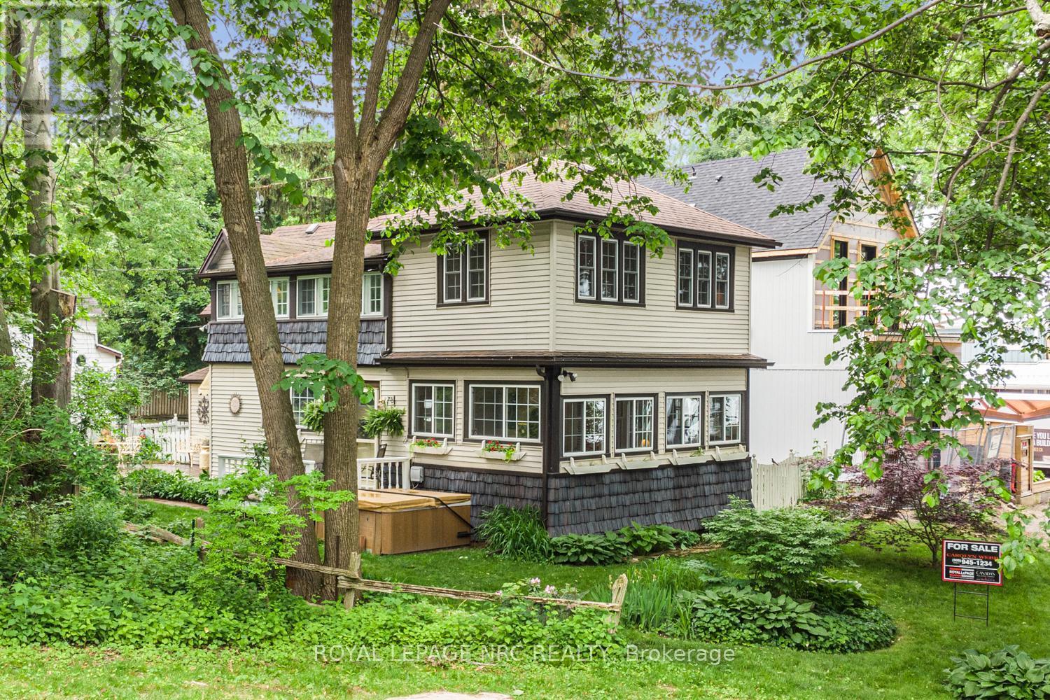 












31 VICTORIA TERRACE N

,
Grimsby (Grimsby Beach),




Ontario
L3M2E6


