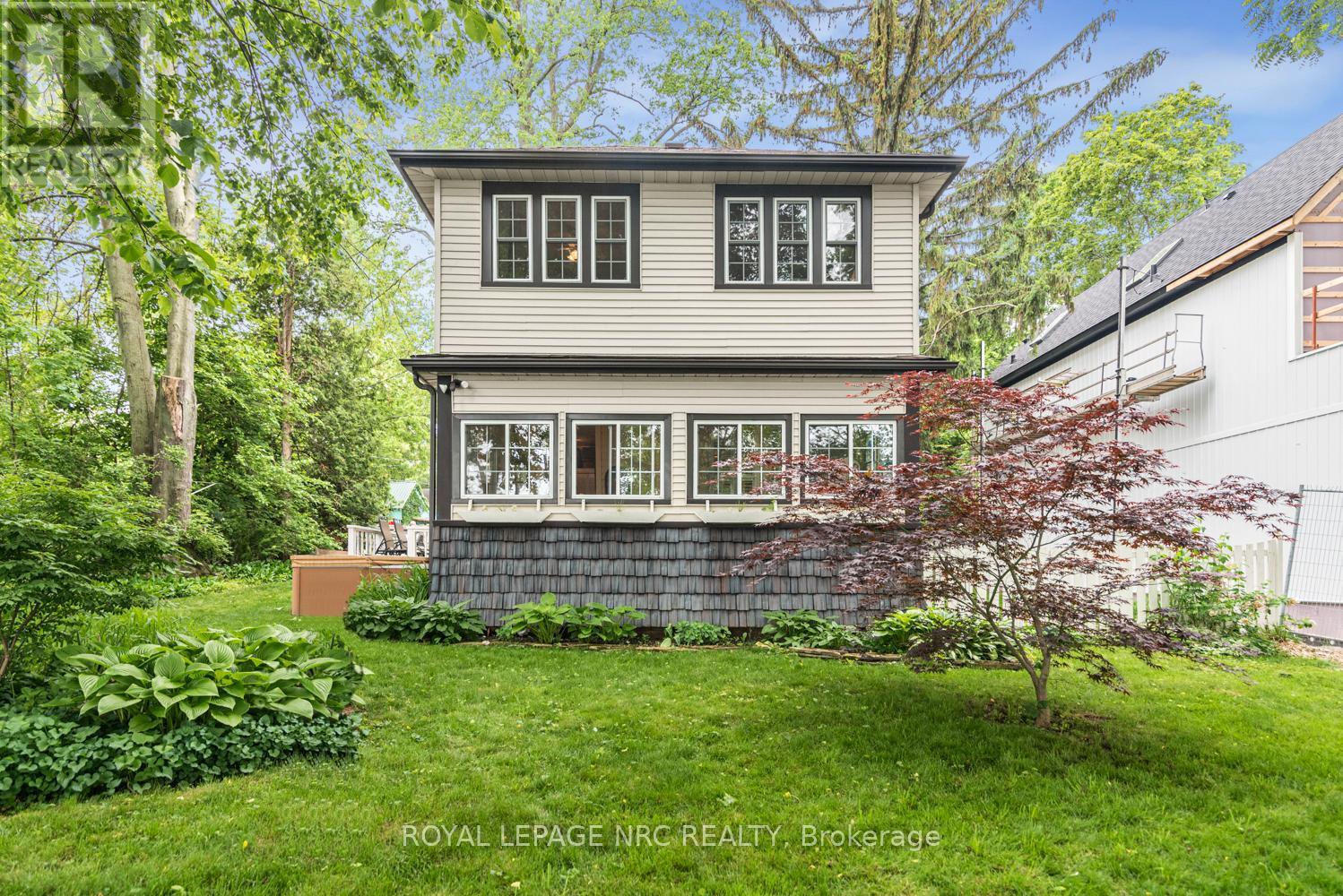 












31 VICTORIA TERRACE N

,
Grimsby (Grimsby Beach),




Ontario
L3M2E6

