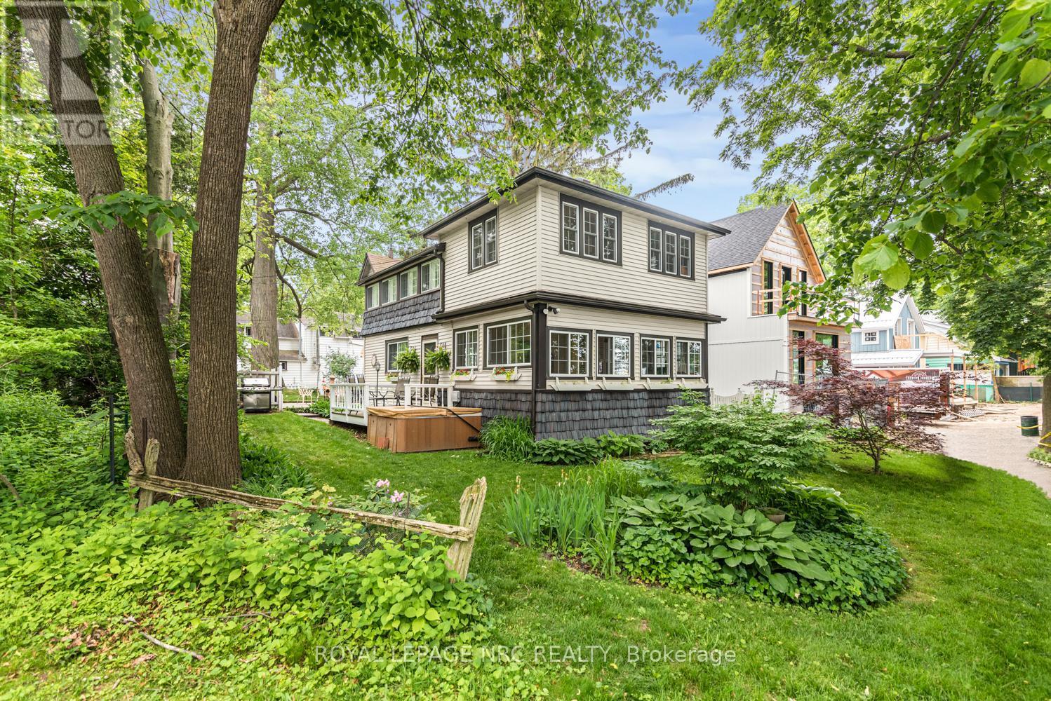 












31 VICTORIA TERRACE N

,
Grimsby (Grimsby Beach),




Ontario
L3M2E6

