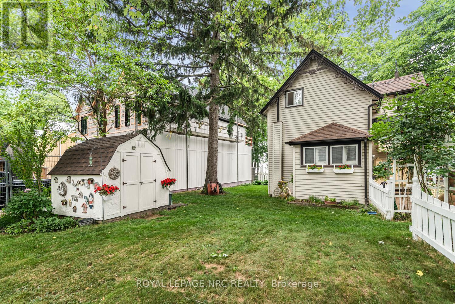 












31 VICTORIA TERRACE N

,
Grimsby (Grimsby Beach),




Ontario
L3M2E6

