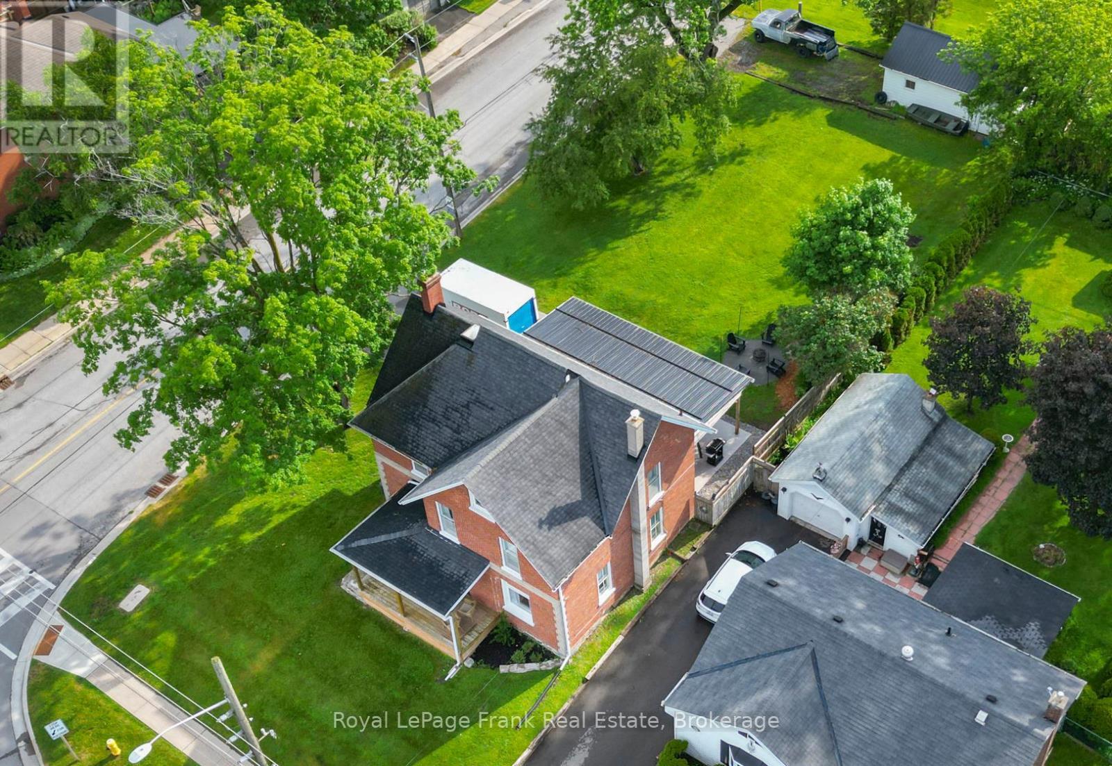 












15578 SIMCOE STREET

,
Scugog (Port Perry),




Ontario
L9L1M2

