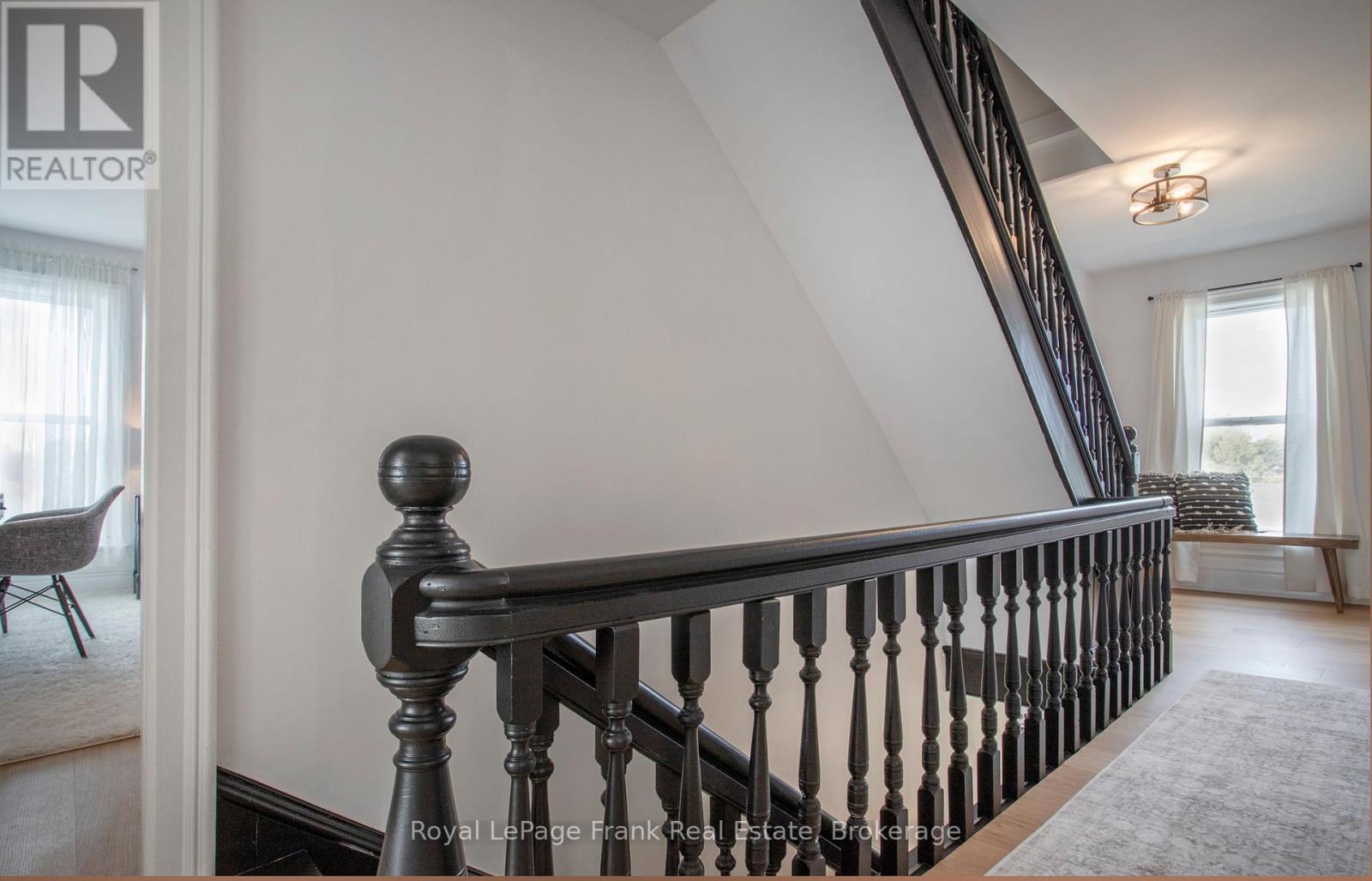 












15578 SIMCOE STREET

,
Scugog (Port Perry),




Ontario
L9L1M2


