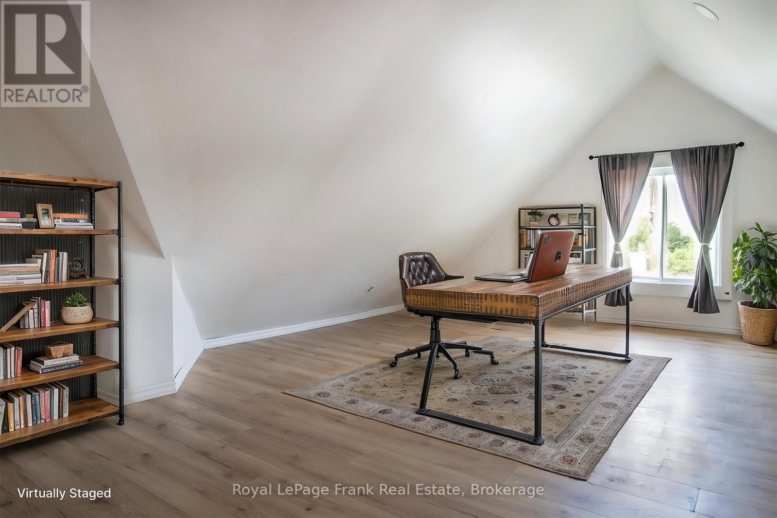 












15578 SIMCOE STREET

,
Scugog (Port Perry),




Ontario
L9L1M2

