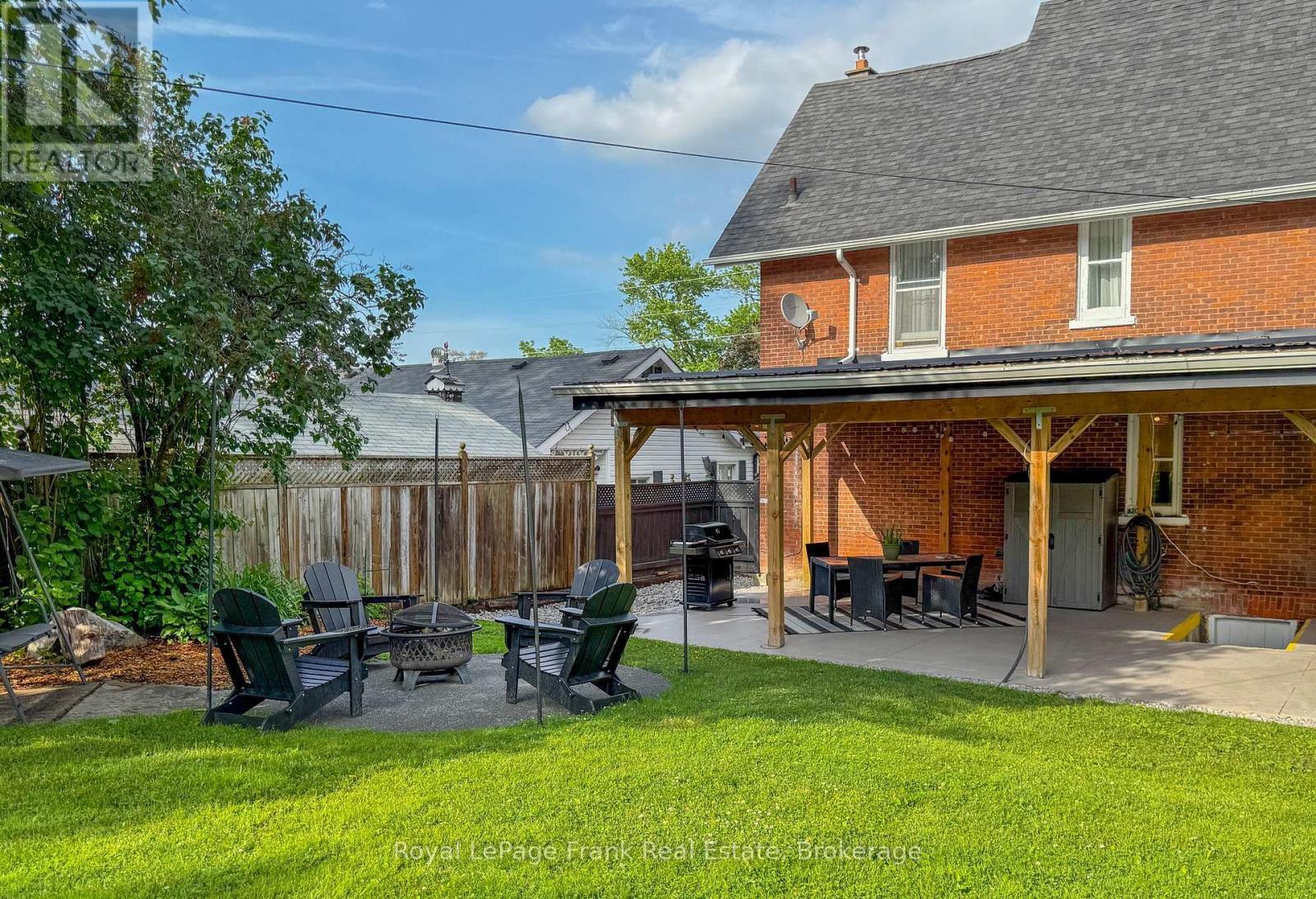 












15578 SIMCOE STREET

,
Scugog (Port Perry),




Ontario
L9L1M2


