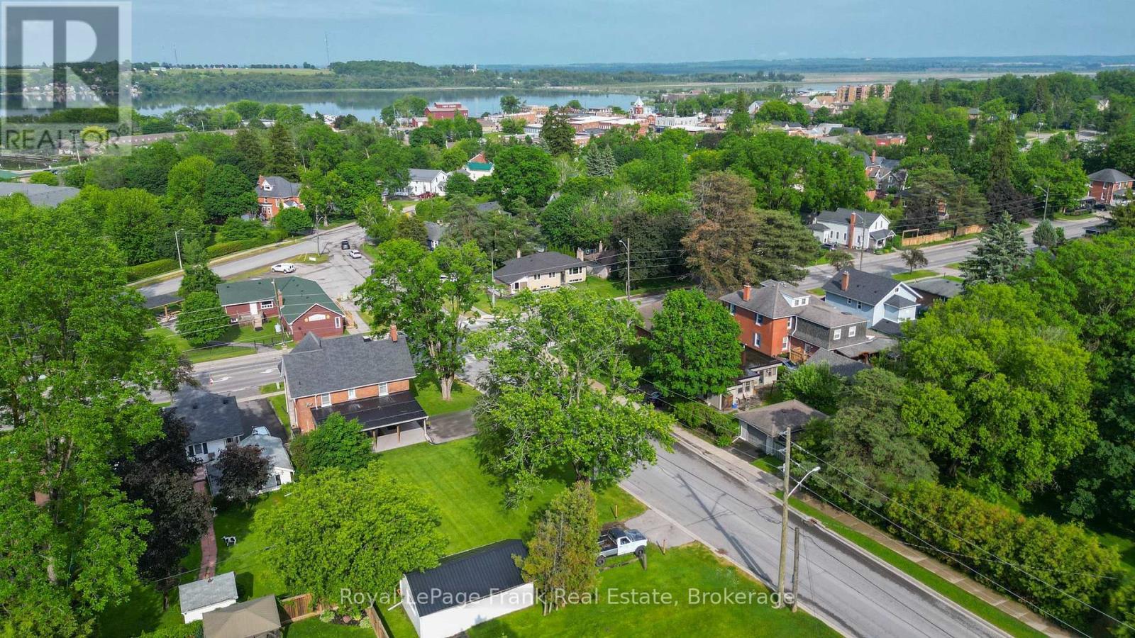 












15578 SIMCOE STREET

,
Scugog (Port Perry),




Ontario
L9L1M2

