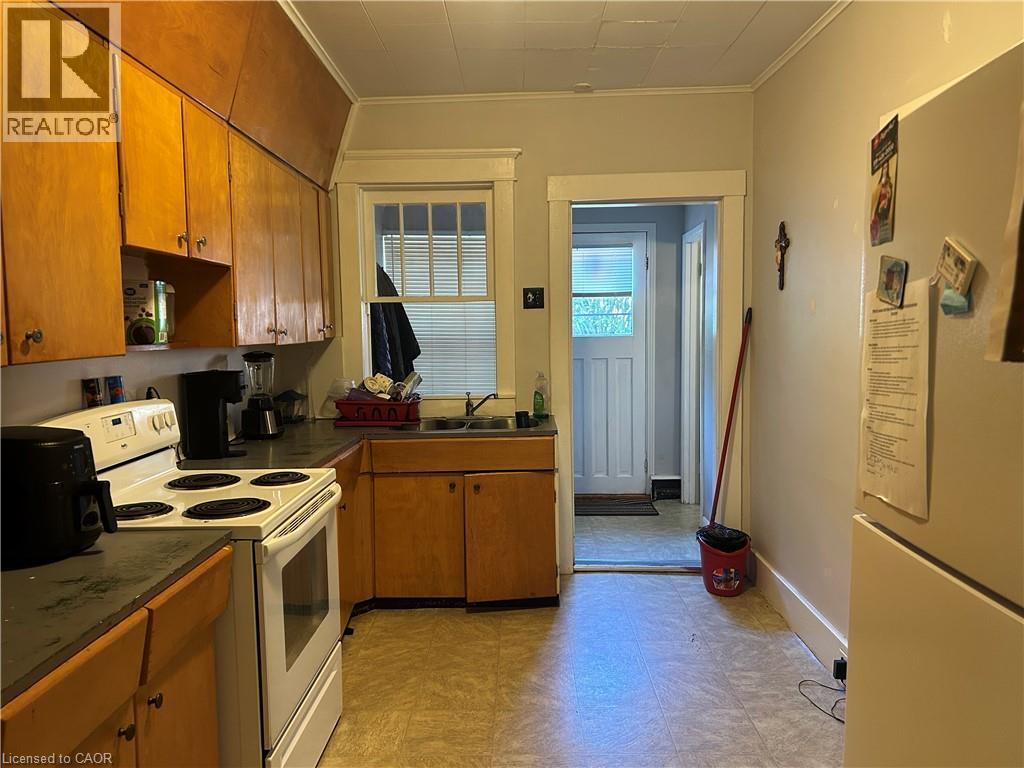 












100 - 102 STANLEY Street

,
Simcoe,




Ontario
N3Y1M4

