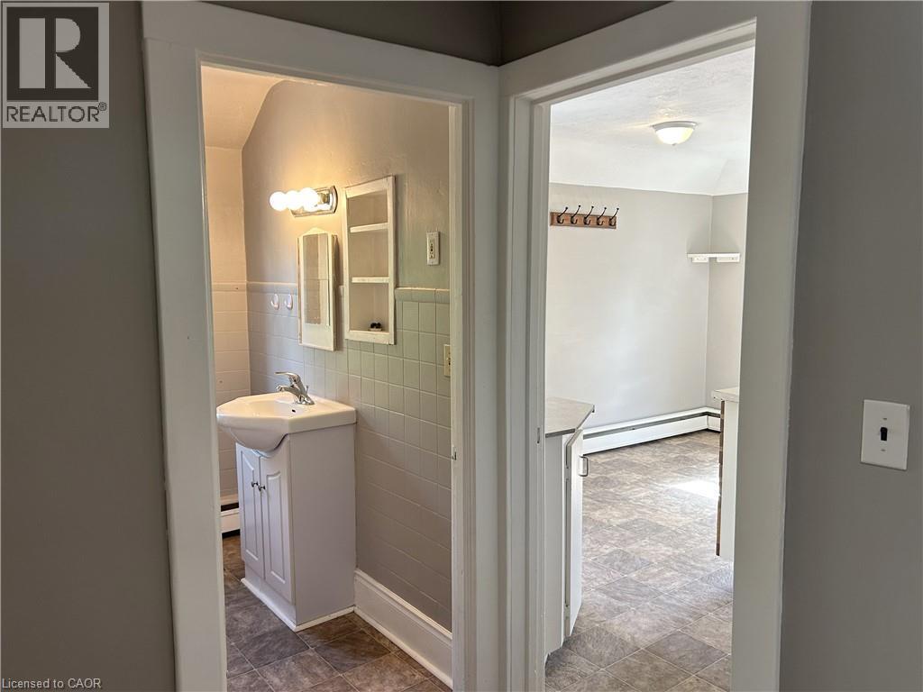












100 - 102 STANLEY Street

,
Simcoe,




Ontario
N3Y1M4

