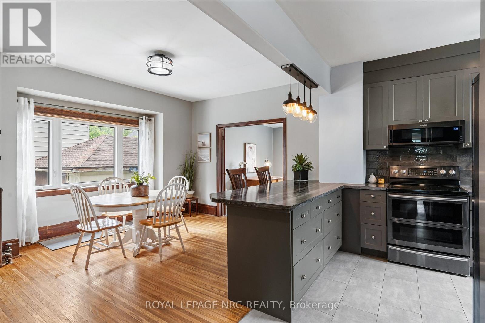 












167 PLEASANT AVENUE

,
St. Catharines (Downtown),




Ontario
L2R1Y6

