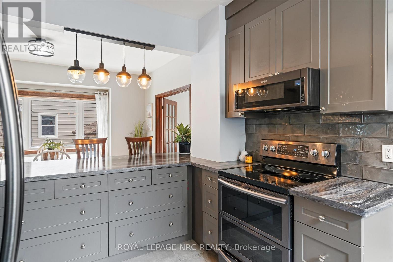 












167 PLEASANT AVENUE

,
St. Catharines (Downtown),




Ontario
L2R1Y6

