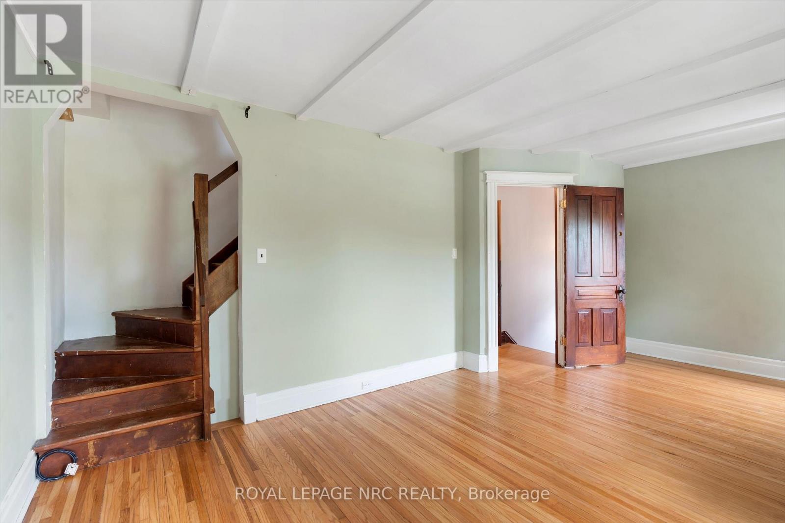












167 PLEASANT AVENUE

,
St. Catharines (Downtown),




Ontario
L2R1Y6

