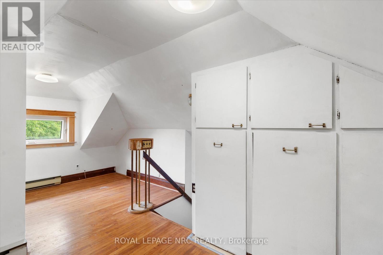 












167 PLEASANT AVENUE

,
St. Catharines (Downtown),




Ontario
L2R1Y6

