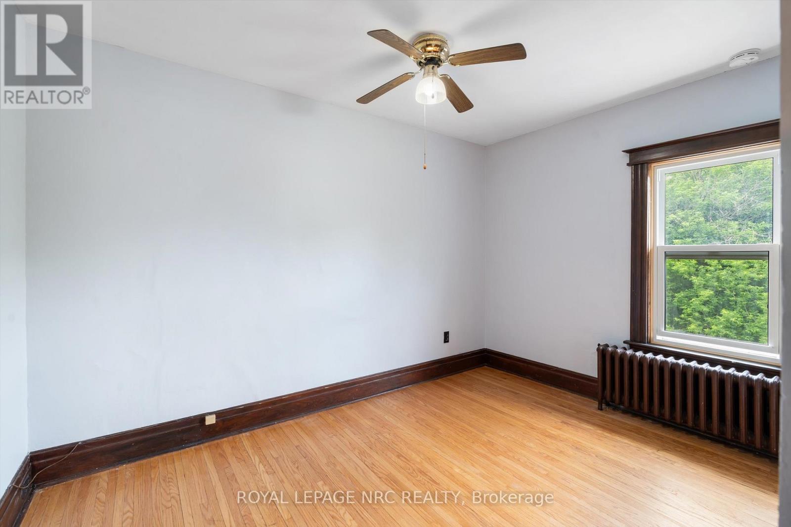 












167 PLEASANT AVENUE

,
St. Catharines (Downtown),




Ontario
L2R1Y6

