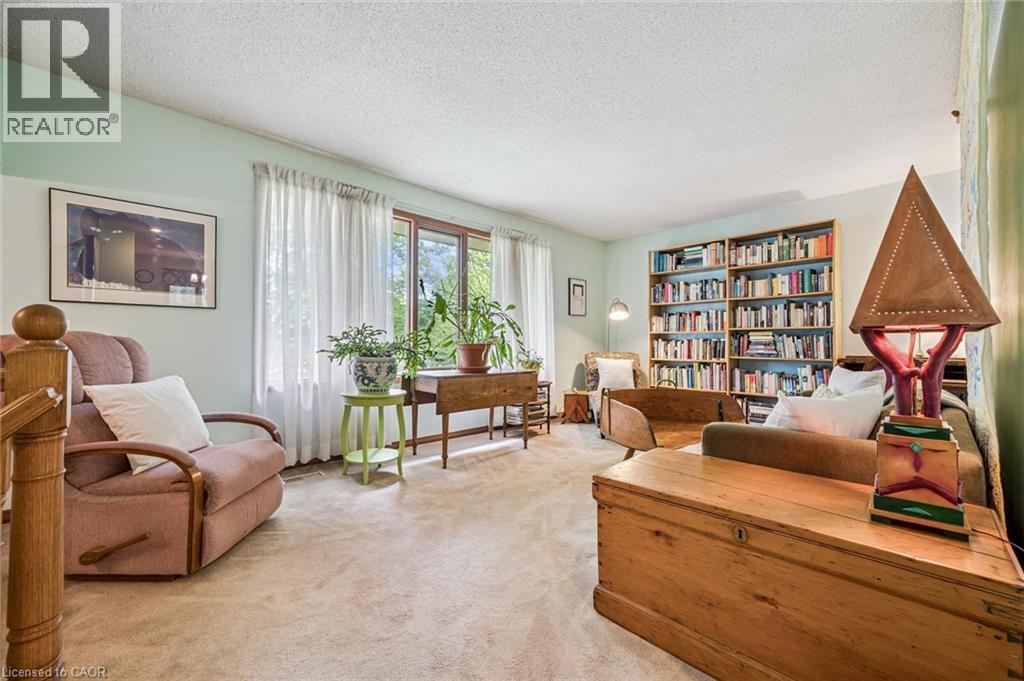 












18 MCELDERRY Road

,
Guelph,




Ontario
N1G4K3

