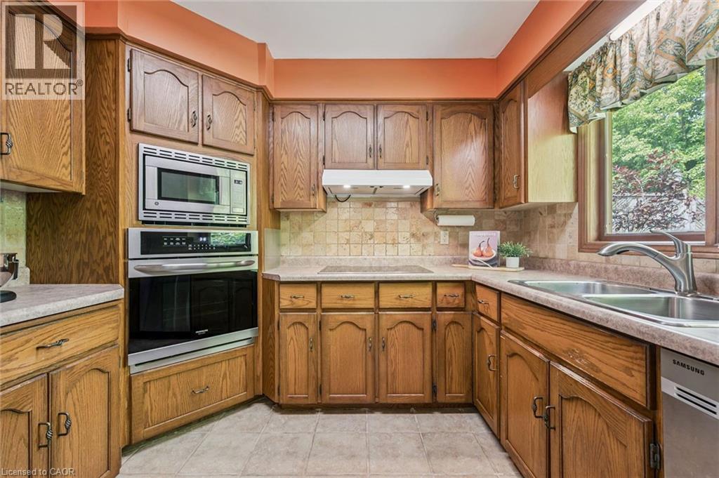 












18 MCELDERRY Road

,
Guelph,




Ontario
N1G4K3

