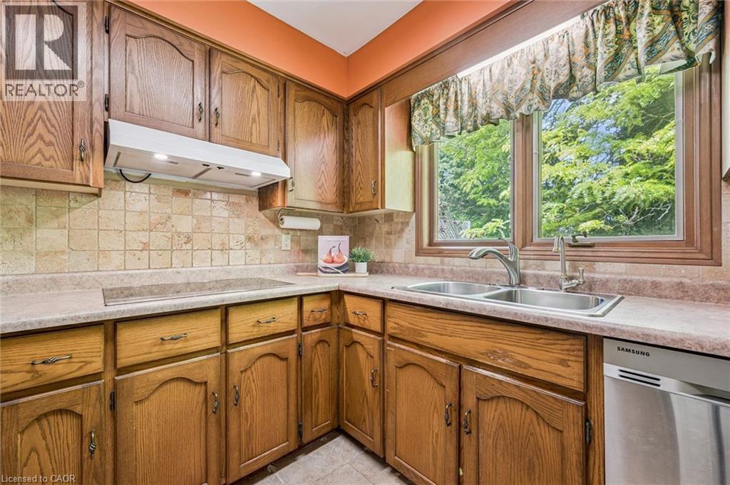 












18 MCELDERRY Road

,
Guelph,




Ontario
N1G4K3


