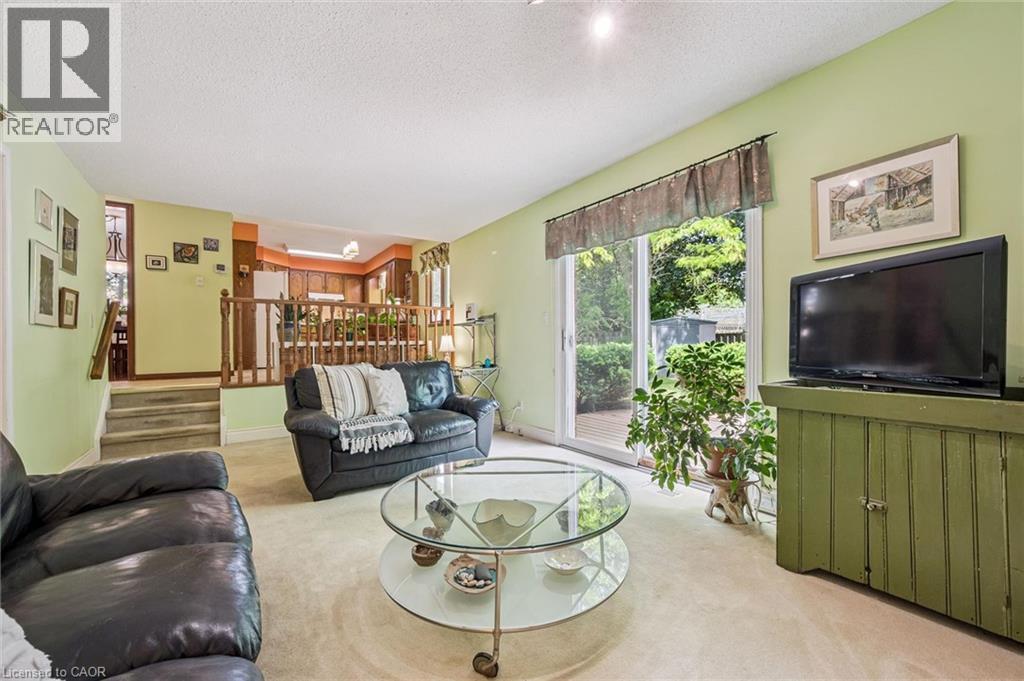 












18 MCELDERRY Road

,
Guelph,




Ontario
N1G4K3

