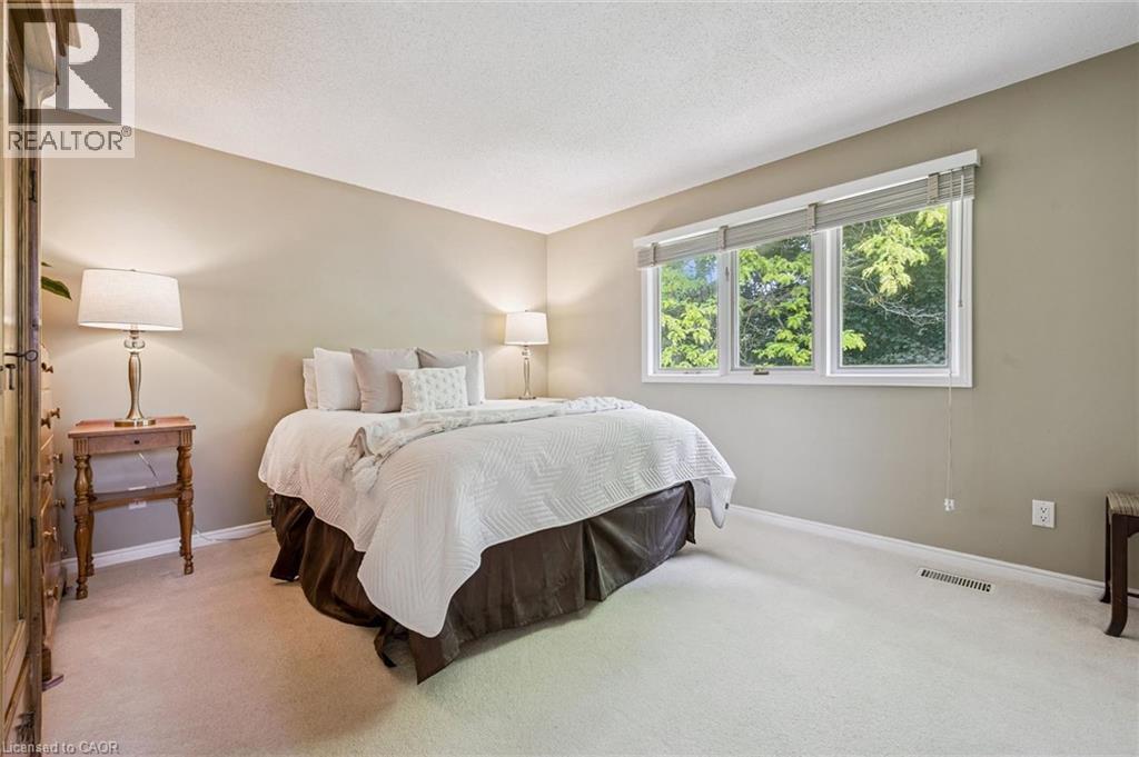 












18 MCELDERRY Road

,
Guelph,




Ontario
N1G4K3

