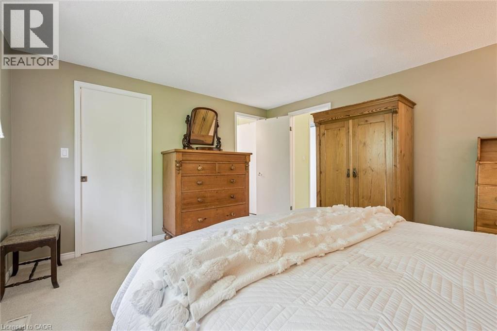 












18 MCELDERRY Road

,
Guelph,




Ontario
N1G4K3


