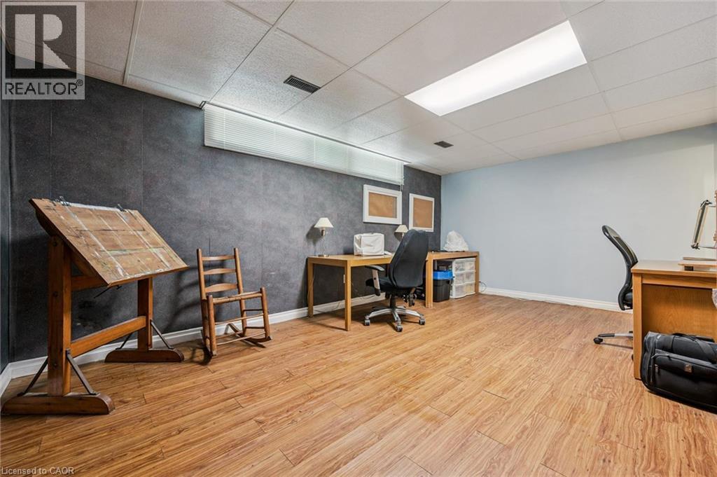 












18 MCELDERRY Road

,
Guelph,




Ontario
N1G4K3

