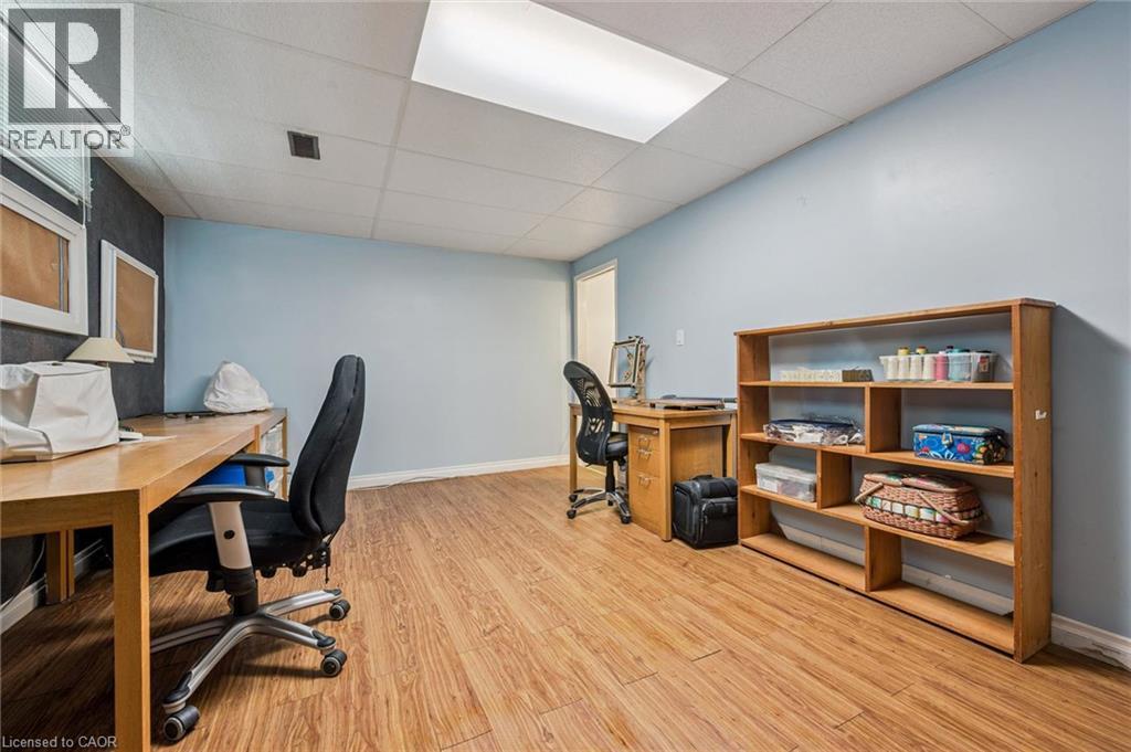 












18 MCELDERRY Road

,
Guelph,




Ontario
N1G4K3


