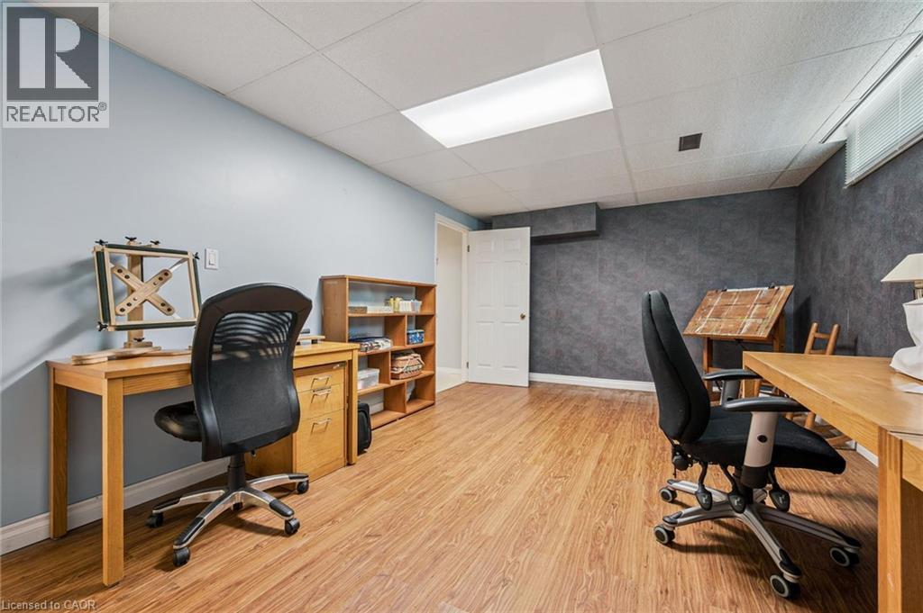 












18 MCELDERRY Road

,
Guelph,




Ontario
N1G4K3

